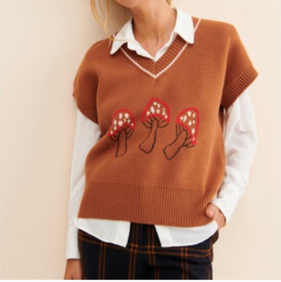 LISA SAYS GAH Fangio Vest in Fungo Camel - Picture 4 of 10